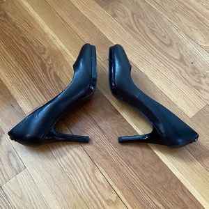 Tahari Black Heels